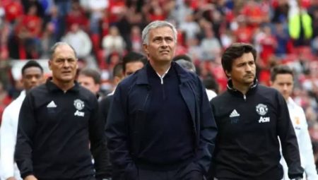 Fenerbahçe’de idare, Mourinho ve futbolcular parolasını belirledi: ‘Tek gayemiz 8’de 8’