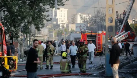 HRANA: İsrail’in İran’a yönelik hücumlarında birden fazla sivil 215 kişi öldü