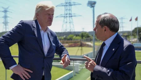 Oliver Kahn’dan Galatasaray’a ziyaret